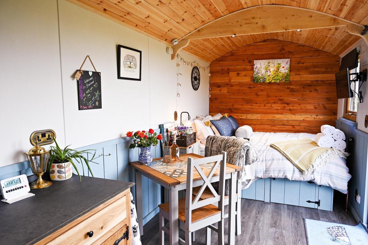 Luxury Shepherd Hut In The Peak District เบคเวลล์ ภายนอก รูปภาพ