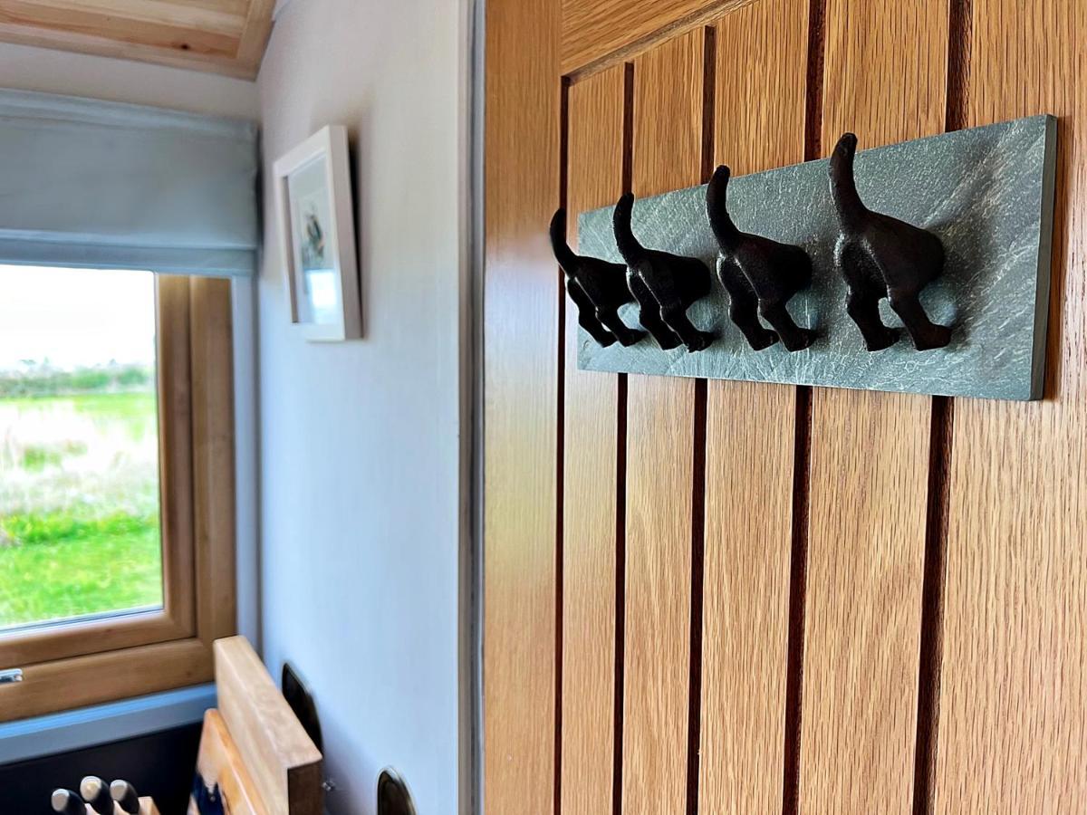 Luxury Shepherd Hut In The Peak District เบคเวลล์ ภายนอก รูปภาพ