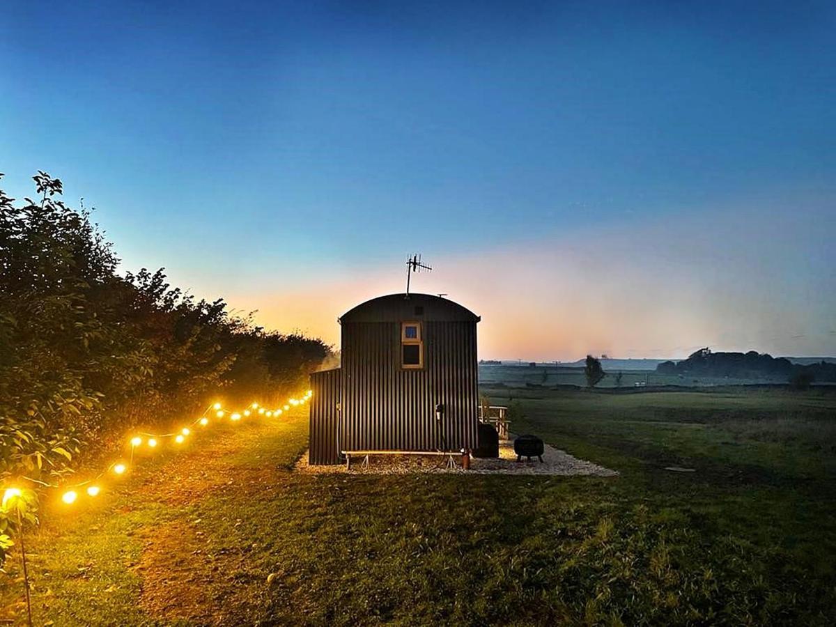 Luxury Shepherd Hut In The Peak District เบคเวลล์ ภายนอก รูปภาพ